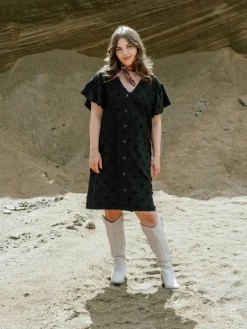 Aida Mekko, Musta Big Dot><noscript><img width=
