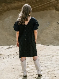 Aida Mekko, Musta Big Dot><noscript><img width=