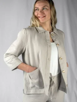 Elsa Pellavajakku, Hiekka><noscript><img width=