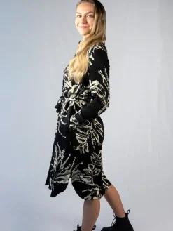 Gia Mekko, Musta/Valk><noscript><img width=