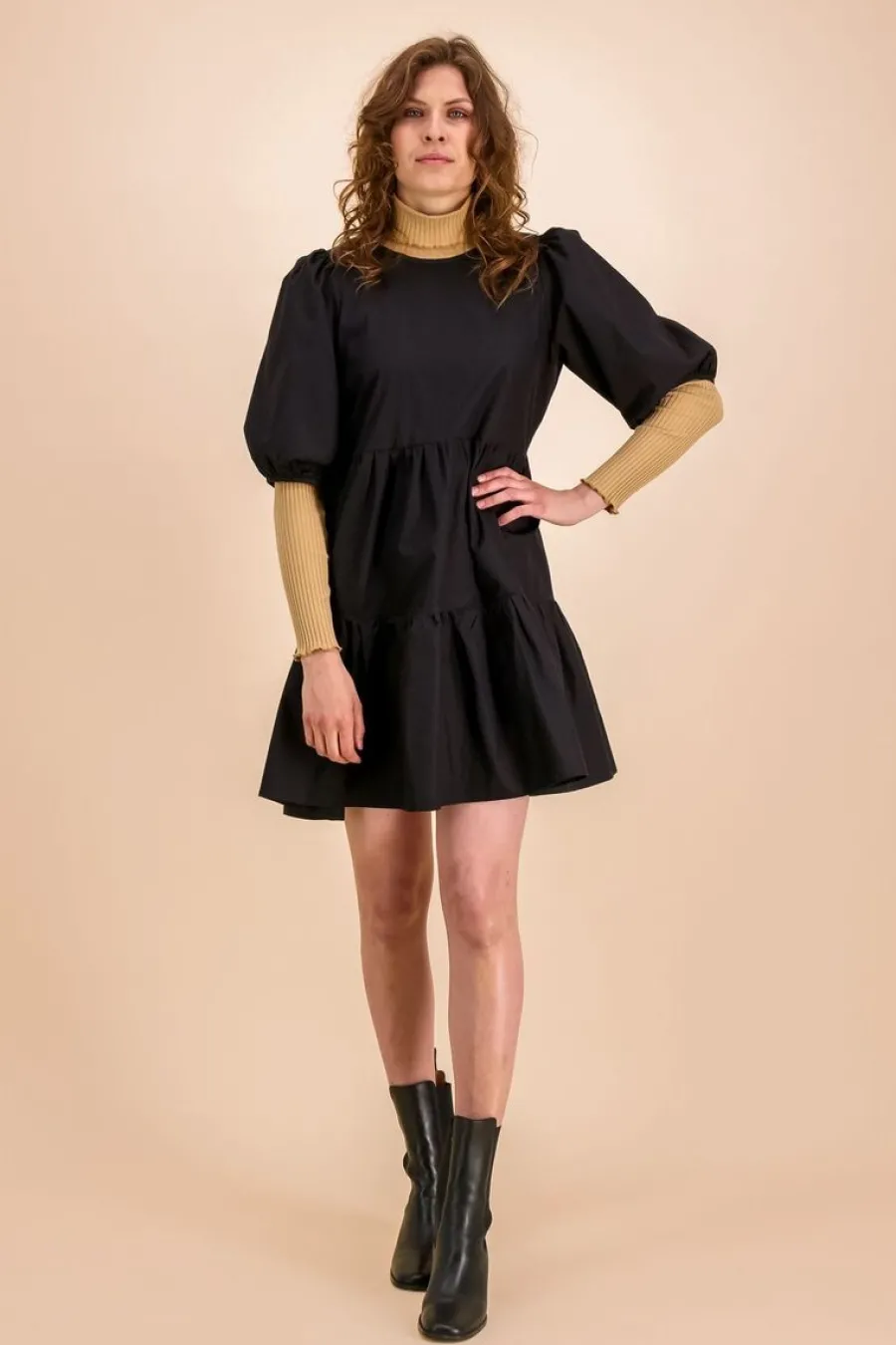 Tiered Mini Mekko, Musta>Kaiko Fashion