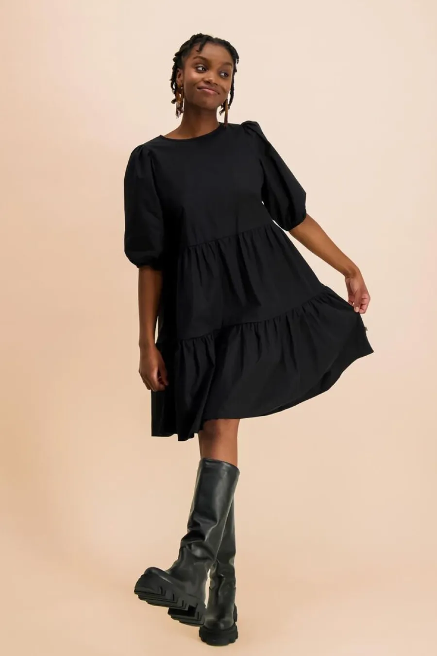 Tiered Mini Mekko, Musta>Kaiko Fashion