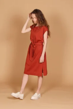 Louna Mekko, Ruosteenpunainen><noscript><img width=