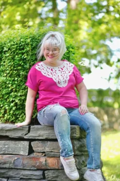 Ilona Paita, Hot Pink><noscript><img width=