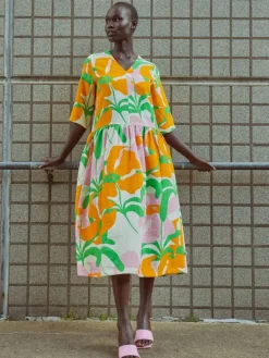 Lively Musliinimekko><noscript><img width=