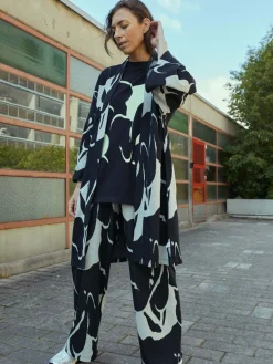 Waving Kimonotakki><noscript><img width=