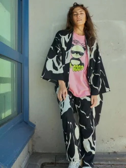 Waving Kimonotakki><noscript><img width=