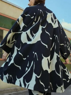 Waving Kimonotakki><noscript><img width=
