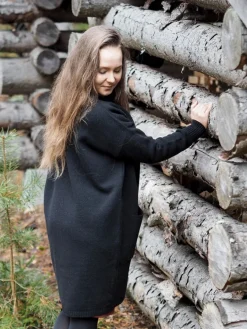Monica Neuletakki, Musta><noscript><img width=