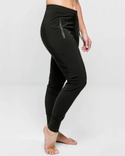 Npra Yed Joggers, Musta><noscript><img width=