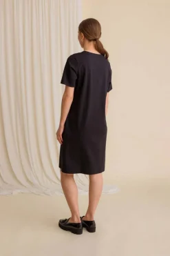 Adriana Mekko, Musta><noscript><img width=